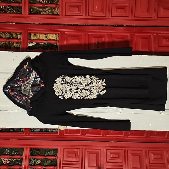 NWT Ay Guey Adventuress Black Hooded Long Sleeve Floral Graphic Bling Blouse M - Picture 2 of 7